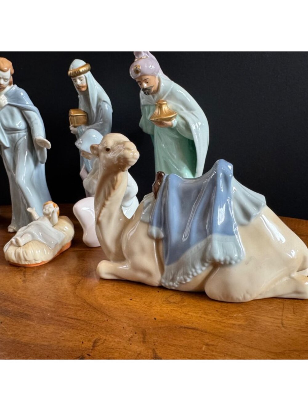 AVON Bethlehem Nativity Collection 8pc OBrien 1994 Christmas Figurine Set - Picture 9 of 16